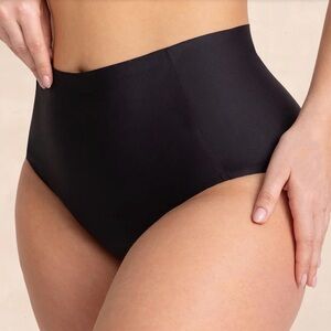 Lot of 4 Truekind Seamless Stretch Mid-Waist Brief